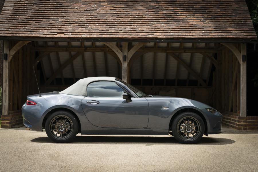  Mazda MX-5 R-Sport (ND) 2020 года  (UK) (фото 42 из 86)